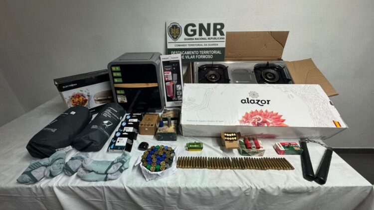 Região: Constituída arguida por compras de 3.000 euros com cartão sem autorização