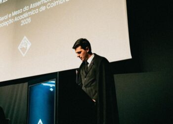 Académica de Coimbra pede que jovens não sejam ouvidos “só para cumprir formalidades”: dirigem manifesto a todos os candidatos presidenciais