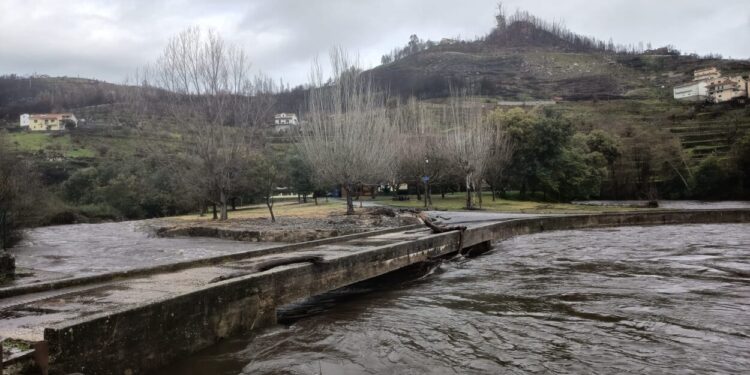 Ilha do Picoto, em Avô, volta a ser afetada pelas cheias no rio Alva