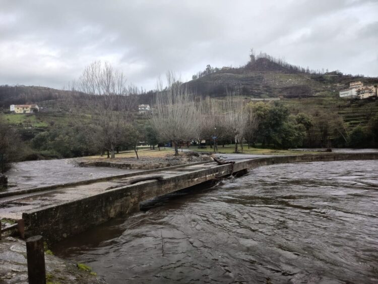 Ilha do Picoto, em Avô, volta a ser afetada pelas cheias no rio Alva