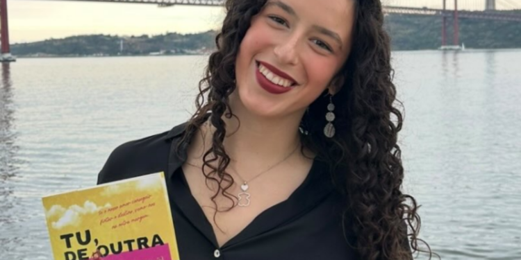 Agora é que me livro!: “Este livro é extremamente pessoal, mas se puder ajudar alguém a minha missão como escritora fica cumprida”, explica Maria Beatriz Costa