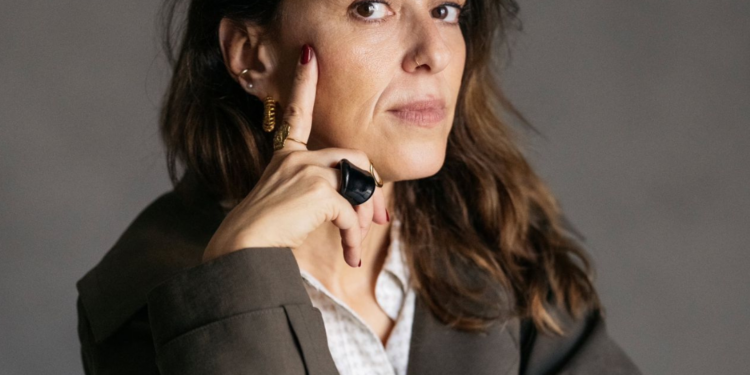 Agora é que me livro!: «Diverti-me imenso a escrever este livro», conta Manuela Vieira