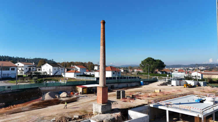Chaminé substituída por novo elemento arquitetónico no SUB e Centro de Saúde de Arganil