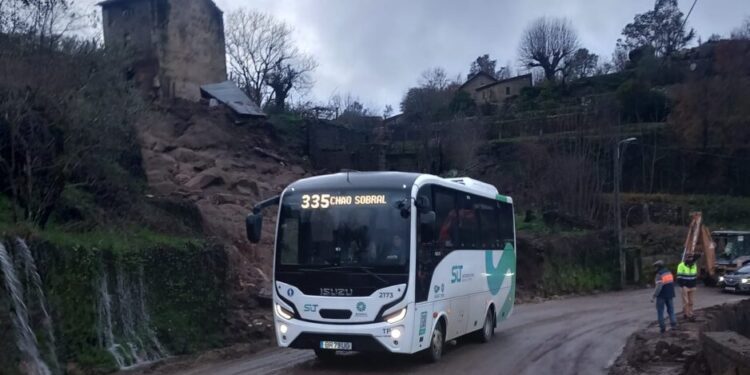 Normalizados acessos a Aldeia das Dez após deslizamento de terras na EM508