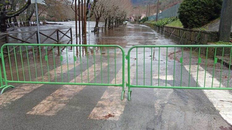 Seia: Trânsito condicionado em Sandomil devido à subida do rio Alva