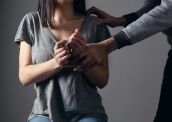 Seia: Homem detido por tentar matar a esposa — mulher é cega e foi encontrada inanimada