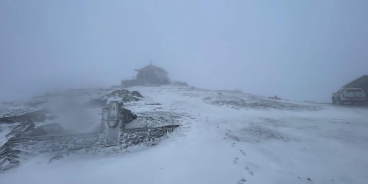 Neve corta acesso ao Monte do Colcurinho
