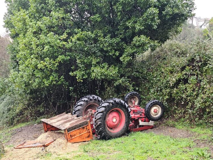 Capotamento de trator provoca um morto em Seia