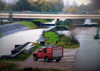 Coimbra: Dique do Mondego colapsa. A1 está cortada
