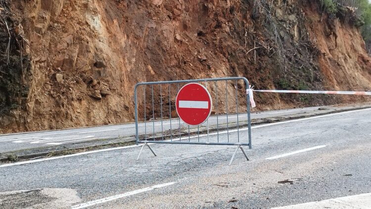 Quase 90 estradas cortadas no distrito de Coimbra