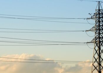 Trabalhador morre eletrocutado em reparações na rede elétrica em Leiria