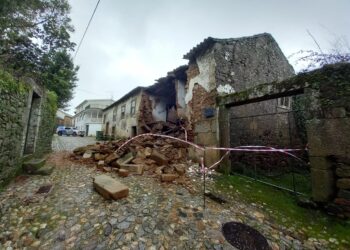 Chuvas intensas provocam derrocada de casa devoluta em Lourosa sem vítimas