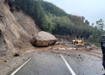 Queda de rochedo obriga ao corte da EM 514 em Penalva de Alva