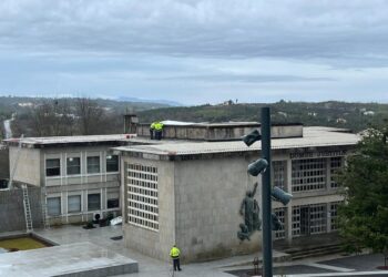 “Estava a entrar quantidades inimagináveis de água”. Mau tempo faz estragos no Tribunal de Oliveira do Hospital