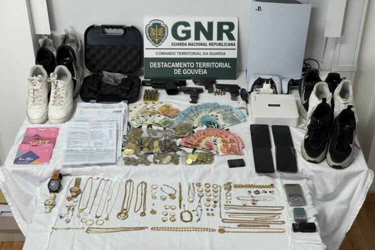 Região: Tribunal condena a prisão quatro homens por crimes de furto
