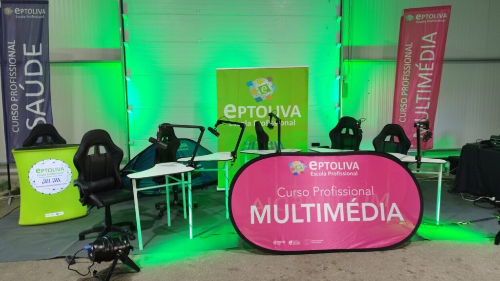 “Investe no Teu Futuro”: Feira abre portas ao futuro e inspira jovens de Tábua a escolher o seu caminho “Investe no Teu Futuro”: Feira abre portas ao futuro e inspira jovens de Tábua a escolher o seu caminho
