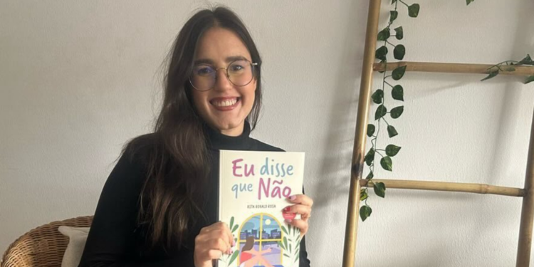 Agora é que me livro! | “Sempre gostei de escrever e queria arranjar espaço para a minha voz na ficção”, assegura Rita Robalo Rosa
