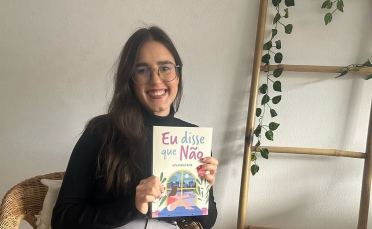Agora é que me livro! | “Sempre gostei de escrever e queria arranjar espaço para a minha voz na ficção”, assegura Rita Robalo Rosa