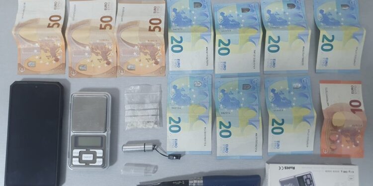 Viseu: Homem detido por tráfico de estupefacientes durante fiscalização rodoviária