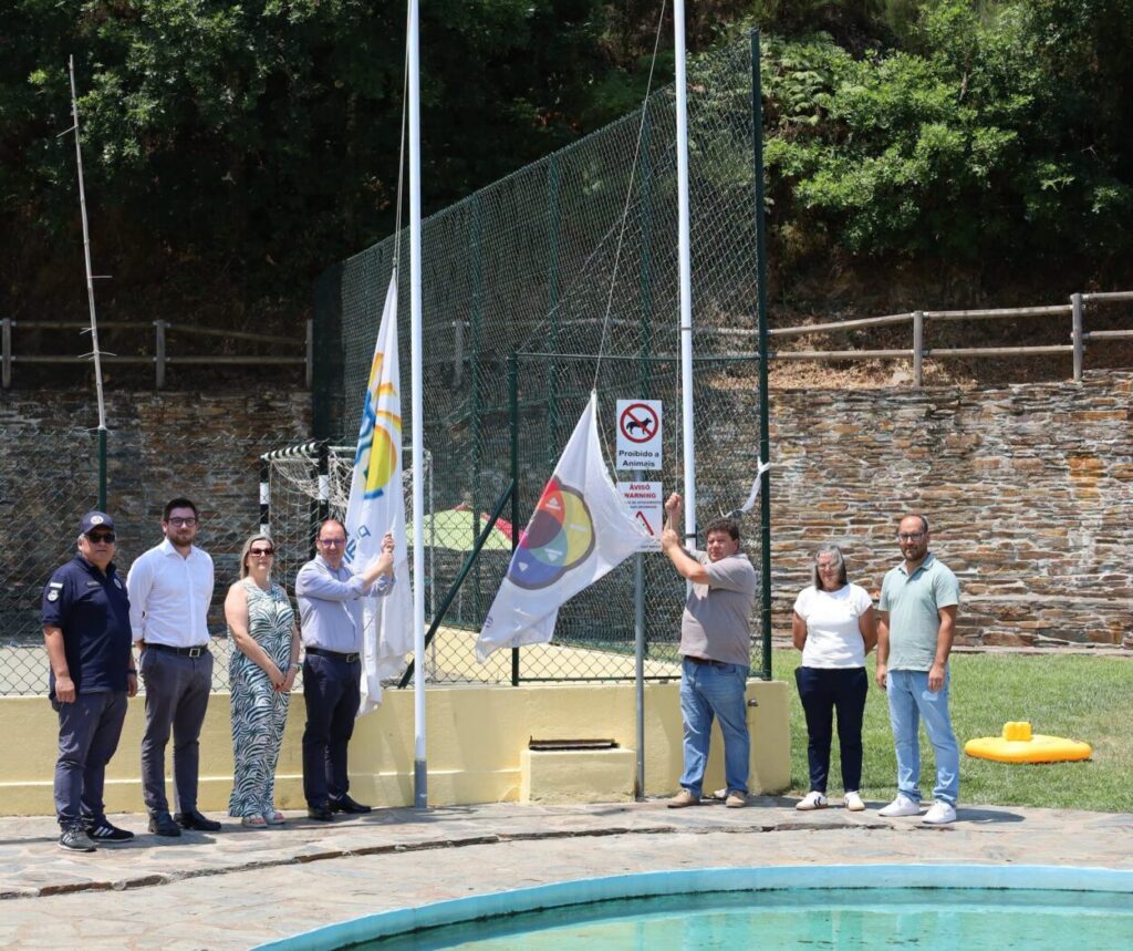 Bandeira "Praia Acessível – Praia para Todos" hasteada em Côja, Pomares e Benfeita