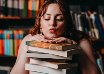 Agora é que me livro! | "Este livro é inspirado numa música do António Zambujo”, diz Teresa Pinto Agora é que me livro! | “Este livro é inspirado numa música do António Zambujo”, diz Teresa Pinto