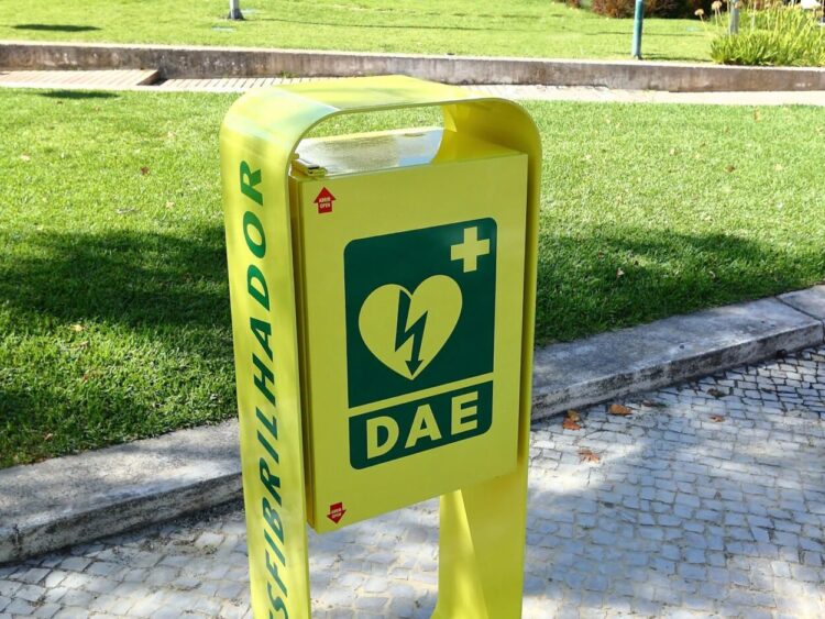 Nelas reforça segurança com novos desfibrilhadores automáticos externos