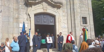 Centenas de pessoas despedem-se de “Carlitos” em Avô. Jovem militar da GNR homenageado com salva de tiros