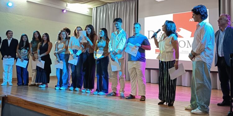 Dia do Diploma distinguiu mais de uma centena de finalistas do Agrupamento de Escolas de Oliveira do Hospital
