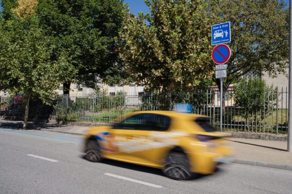 Tábua cria zona de paragem rápida junto à EB2 no arranque do novo ano escolar Tábua cria zona de paragem rápida junto à EB2 no arranque do novo ano escolar