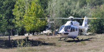 Helicóptero do INEM socorre idoso após queda em Ervedal da Beira