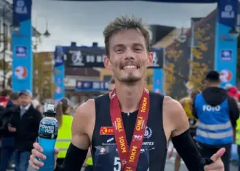 José Carlos Pinto vence Campeonato Nacional de 10 quilómetros em estrada da Noruega e bate recorde da prova