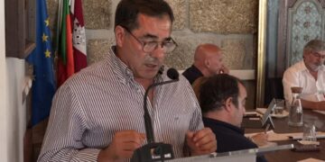 Autarca de Avô diz que problemas na água prejudicaram época balnear e sugere fiscalização das ligações de esgotos junto ao rio Autarca de Avô diz que problemas na água prejudicaram época balnear e sugere fiscalização das ligações de esgotos junto ao rio